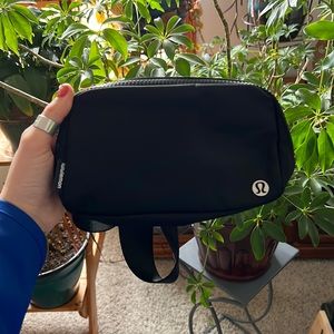 LULULEMON Everywhere Belt Bag